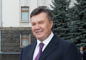 Янукович лаконично поздравил украинцев с Днем свободы