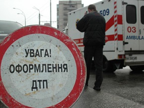 Во Львовской области машина врезалась в школьный автобус: погибли четверо