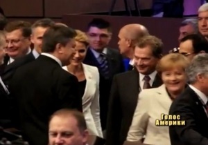 СМИ: В Чикаго Меркель проигнорировала Януковича