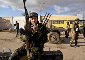 ВВС Ливии нанесли удар по оружейным складам в окрестностях Бенгази