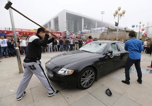 Китаец разбил свой Maserati из-за некачественного техобслуживания