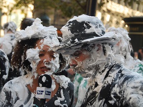 В Британии прошел самый крупный в мире бой тортами