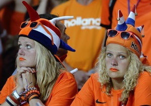 40 голландских болельщиков стали жертвами аферистов