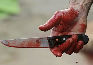 В Киеве вор при задержании воткнул в себя нож