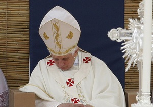 Папа Римский уснул во время мессы
