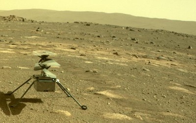 Вертолет NASA запечатлел свое первое фото на Марсе
