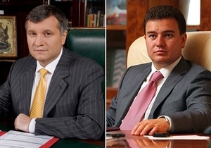 Харьковский и Днепропетровский облсоветы выразили недоверие своим губернаторам