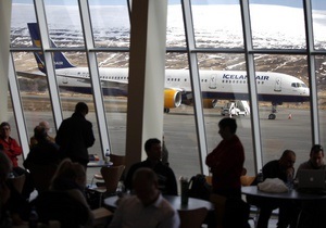 В следующем году прибыль авиакомпаний может упасть почти на треть