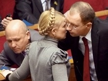 Яценюк обсудил с Ющенко голосование по кандидатуре Тимошенко