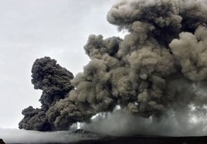 Активность вулкана в Исландии вновь возрастает