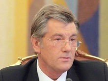 Ющенко приостановил решение Кабмина об отстранении Семенюк