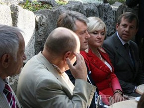 Во Львове охрана Ющенко вытолкала норвежского писателя