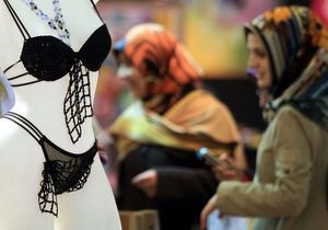 В Саудовской Аравии мужчинам запретили работать в магазинах нижнего белья