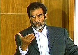 В Британии на торги выставили бронзовую ягодицу Саддама Хусейна
