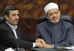 Главы Ирана и Египта встретились впервые после Исламской революции