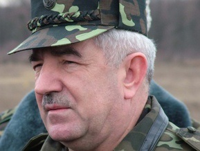 Ющенко представил военным нового начальника Генштаба армии