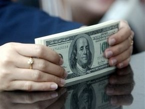 Доллар на межбанке незначительно вырос