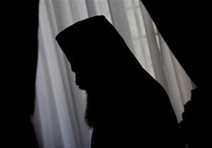 Корреспондент: Божественная комедия. Украинская православная церковь оказалась на грани распада