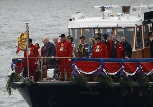 Флотилия на Темзе в честь Елизаветы II попала в книгу рекордов Гиннесса