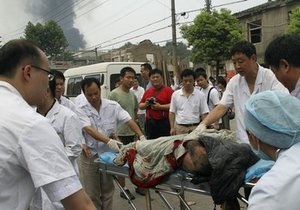 В Китае грузовик наехал на автобус и легковушку: одиннадцать погибших