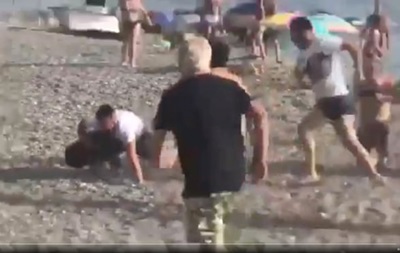 В Іспанії відпочиваючі затримали на пляжі контрабандистів