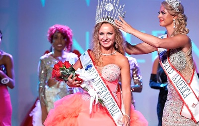 Украинка Ксения Агибалова завоевала корону на конкурсе Ms. World International 2021