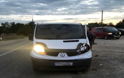 На Херсонщині мікроавтобус на смерть збив матір з дитиною