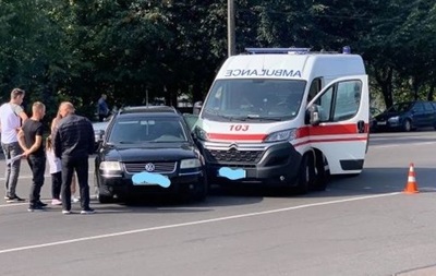  Скорая  попала в ДТП в Житомире: погиб пациент, которого везли в больницу