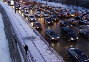 В Москве образовались пробки общей протяженностью три тысячи километров