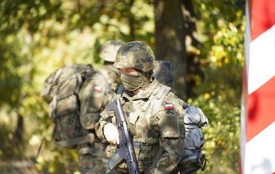 Польща збільшила кількість військових на кордоні з Білоруссю