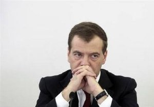 Медведев признал  стилистические различия  с Путиным