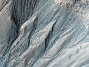 Спутник NASA сфотографировал весну на Марсе