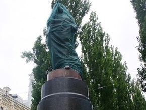 В Кабмине подтвердили, что лишили памятник Ленину в Киеве особого статуса