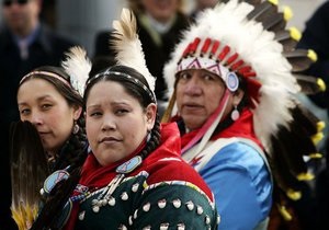 Власти США выплатят индейским племенам миллиард долларов