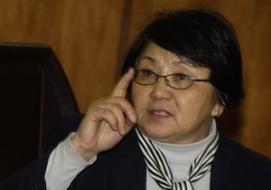 Глава временного правительства Кыргызстана потребовала суда над Бакиевым