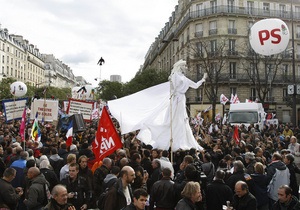 Профсоюзы Франции: На улицы вышли 3,5 миллиона человек
