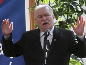 Лех Валенса может отказаться от Нобелевской премии и покинуть Польшу