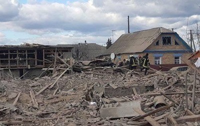 Спасатели и волонтеры эвакуировали более 200 жителей Бородянки