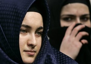 В Италии женщину оштрафовали за ношение паранджи