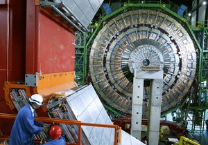 Большой адронный коллайдер запущен после недельной аварийной остановки