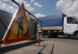 В Сумской области водитель автомобиля сбил насмерть работника автодора, ремонтировавшего дорогу