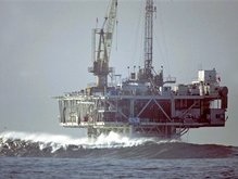 Буш предлагает конгрессу добывать нефть в прибрежных водах США