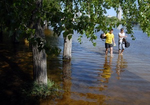 Фотогалерея: Большая вода. В Киеве затопило Гидропарк