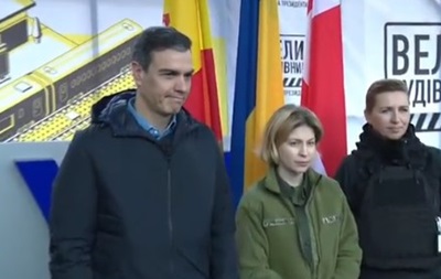 Премьеры Испании и Дании прибыли в Киев