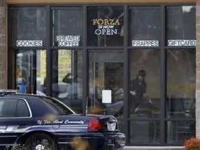 В США злоумышленник застрелил в кафе четырех полицейских