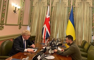 Зеленський та Джонсон обговорили підтримку України