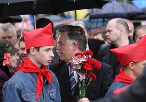 Симоненко: Под красным флагом объединили Украину