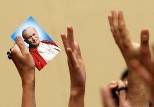 Ватикан решил причислить Иоанна Павла II к лику святых