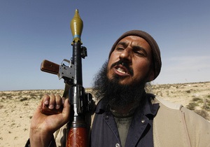 Африканский союз раскритиковал Францию за раздачу оружия в Ливии