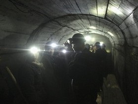 В затопленной шахте в КНР заблокированы более тридцати шахтеров